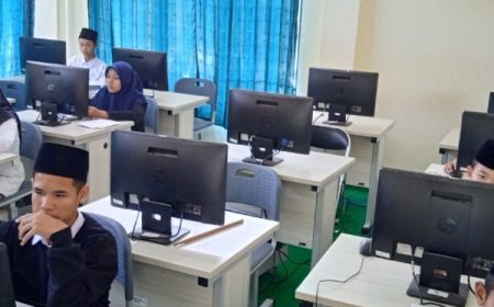 BORONG 17 EMAS DI AJANG OLIMPIADE TINGKAT NASIONAL