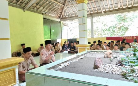 Pembentukan Karakter Siswa Melalui Kegiatan Pembiasaan Ziarah di MTs Darussa’adah