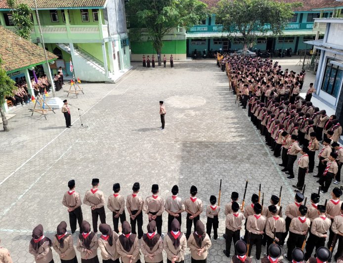 YAKPI Darussa’adah Gelar Persami, Api Unggun Jadi Puncak Kebersamaan